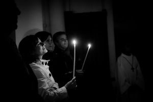 Reportage photo en noir et blanc du baptême de Calie et Guillaume
